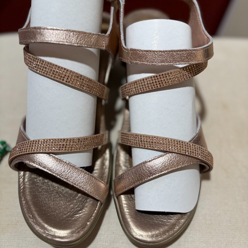 Womans Naot Sandal